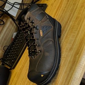 Knee utility footwear tacoma